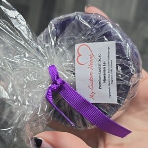 NWT, Premium Loofah Soap, Hawaiian Lei